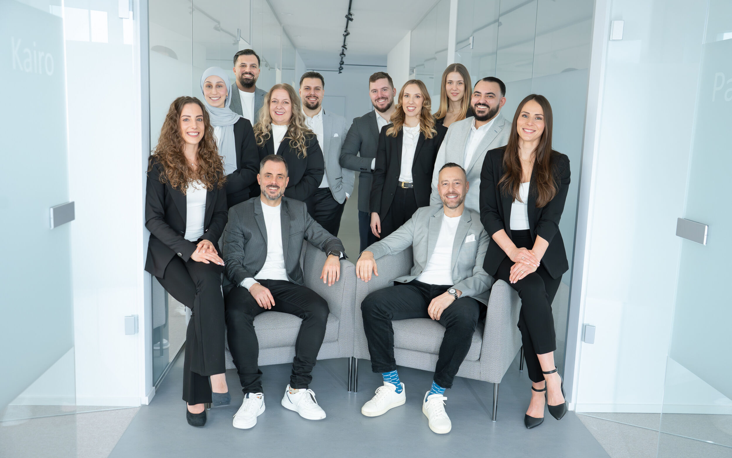 Teamfoto 2 komprimiert